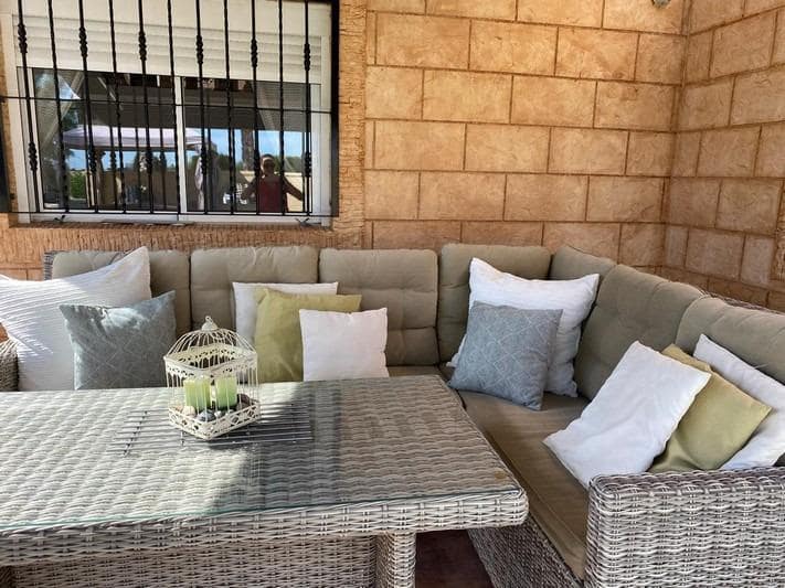 5 bedroom Villa for sale in Albatera with pool - € 399,950 (Ref: 9615798)