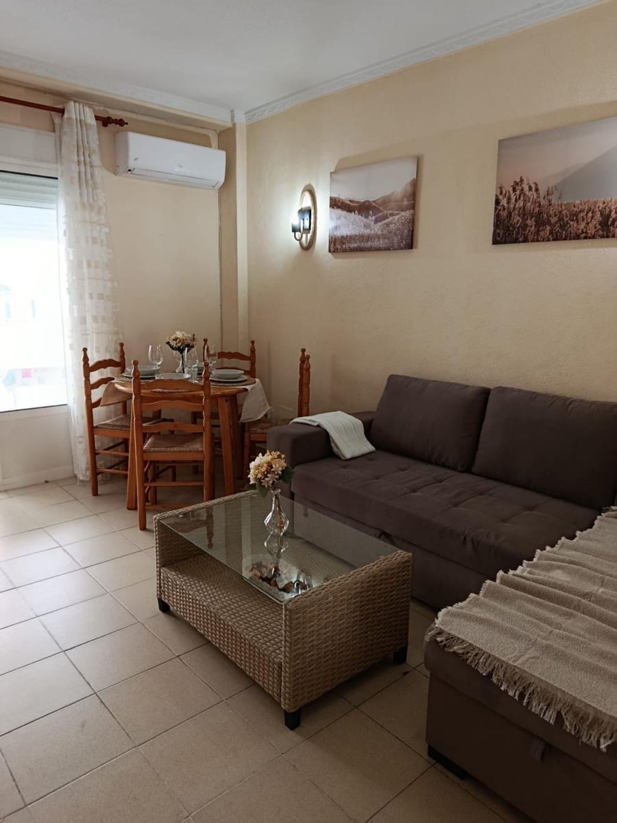 2 chambre Appartement à vendre à Torrevieja avec piscine - 133 000 € (Ref: 9615812)