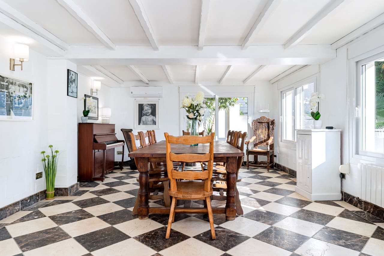 7 slaapkamer Villa te koop in Campoamor - € 1.350.000 (Ref: 9663788)