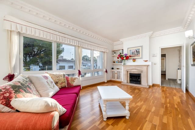 Chalet de 7 habitaciones en Campoamor, Orihuela en venta - 1.350.000 € (Ref: 9663788)