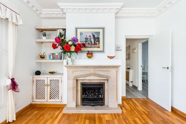 Chalet de 7 habitaciones en Campoamor, Orihuela en venta - 1.350.000 € (Ref: 9663788)