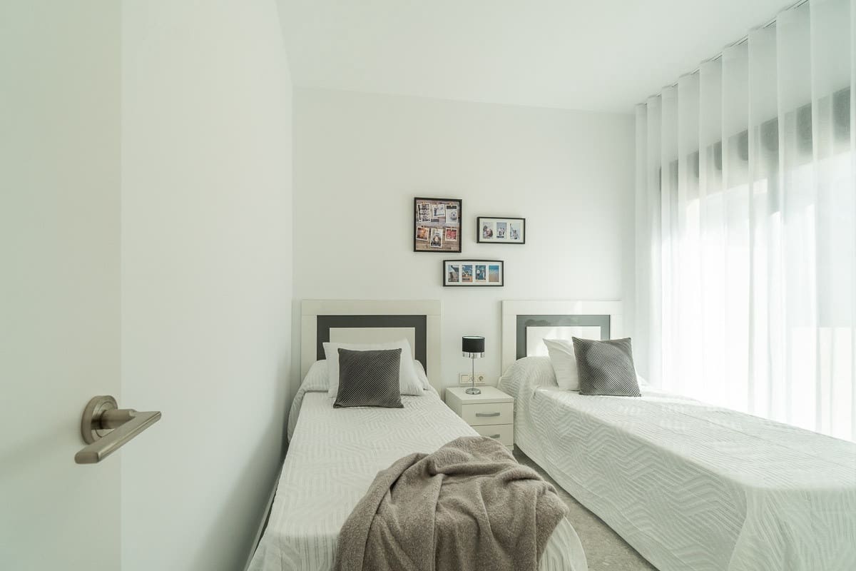 Apartamento de 2 habitaciones en Orihuela en venta con piscina garaje - 300.000 € (Ref: 9663797)