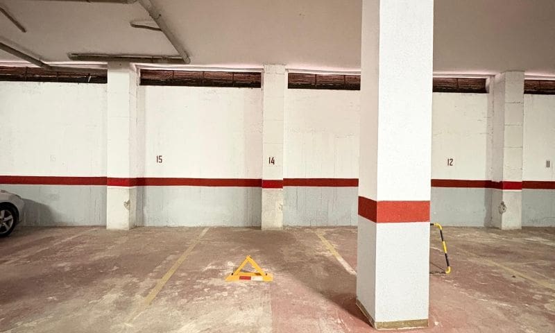 2 sovrum Lägenhet till salu i Torrevieja med garage - 165 000 € (Ref: 9663800)