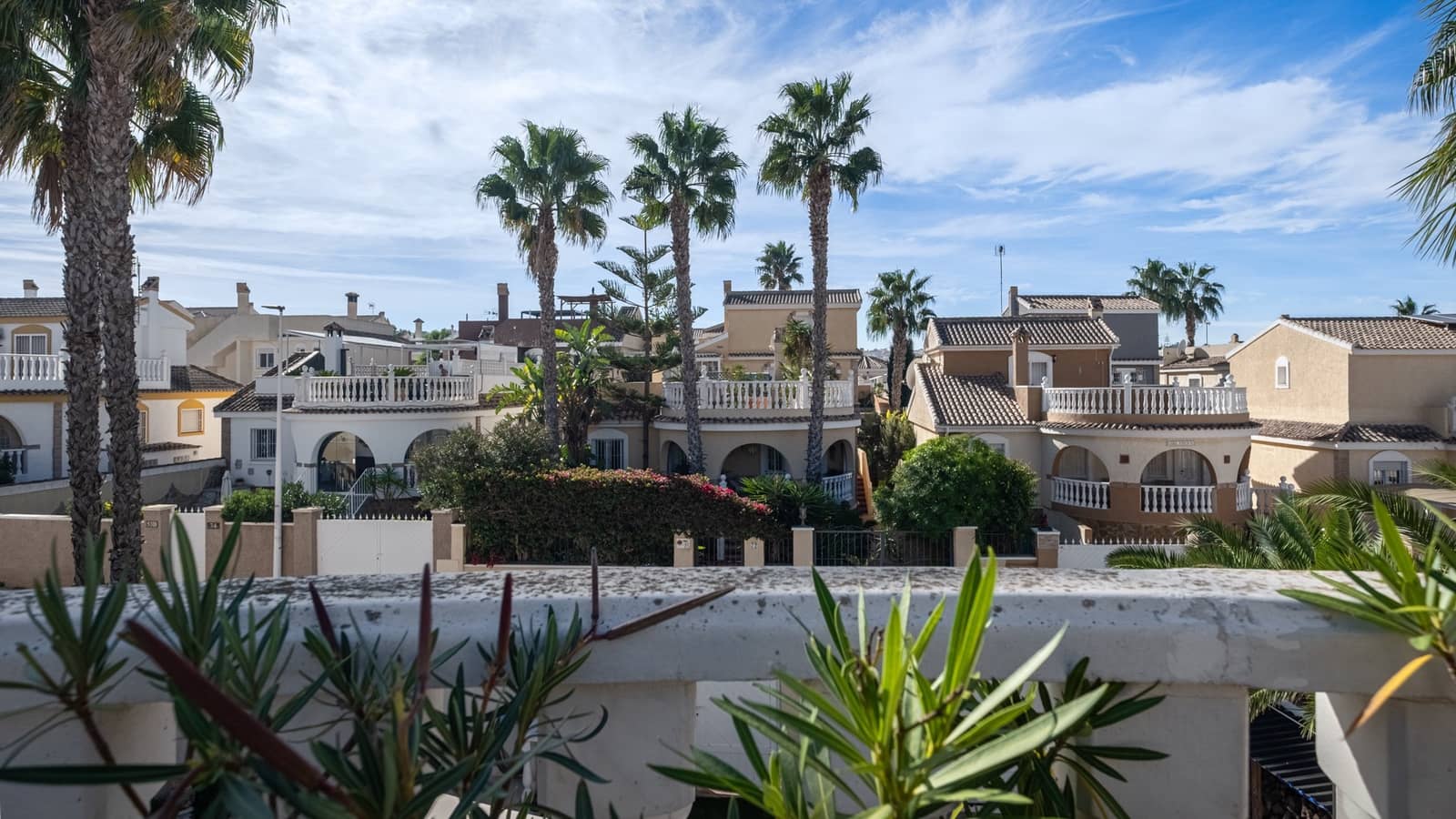 6 slaapkamer Villa te koop in Gran Alacant met zwembad - € 550.000 (Ref: 9663818)