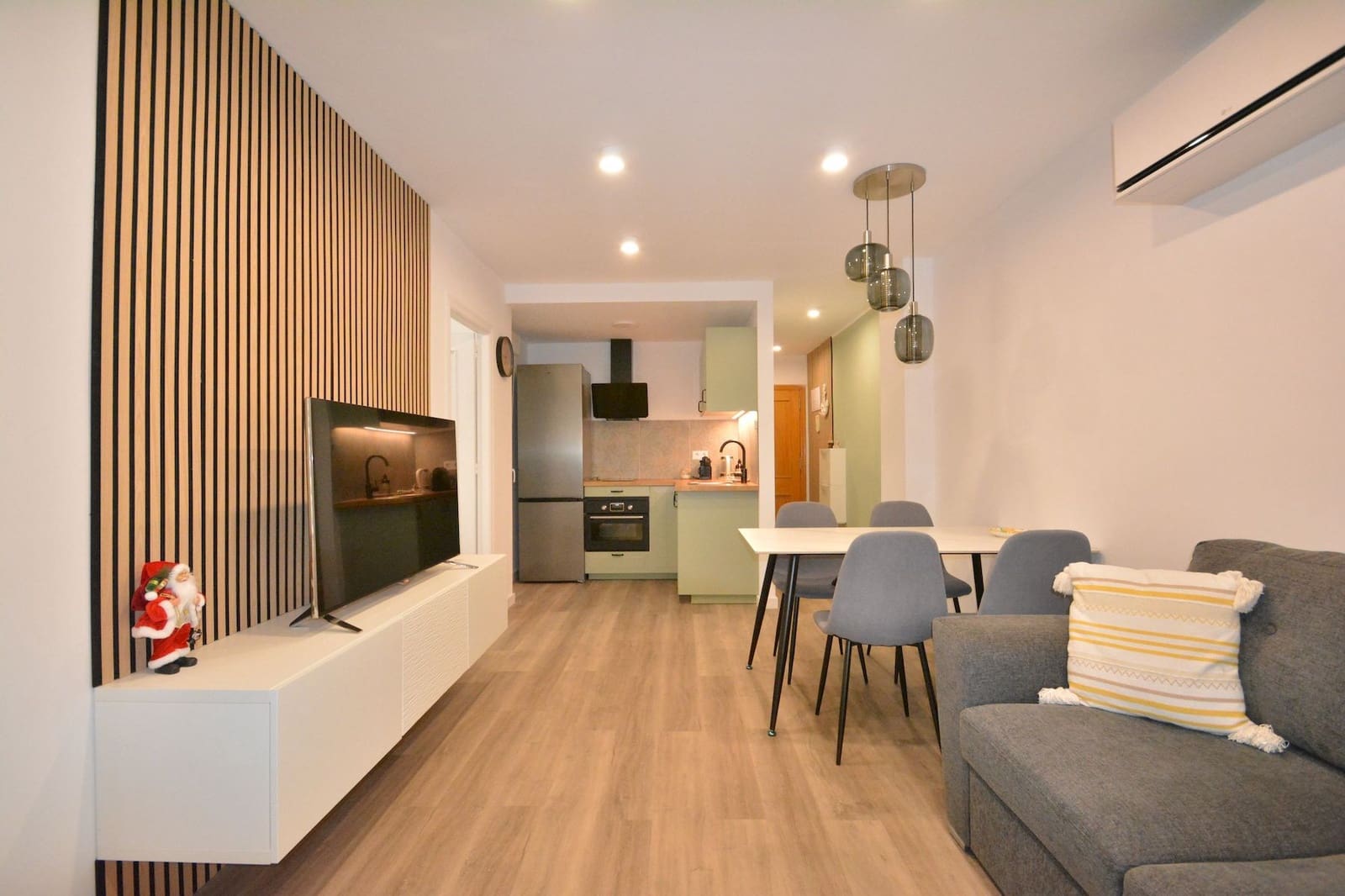 2 bedroom Apartment for sale in Torrevieja - € 163,000 (Ref: 9663825)