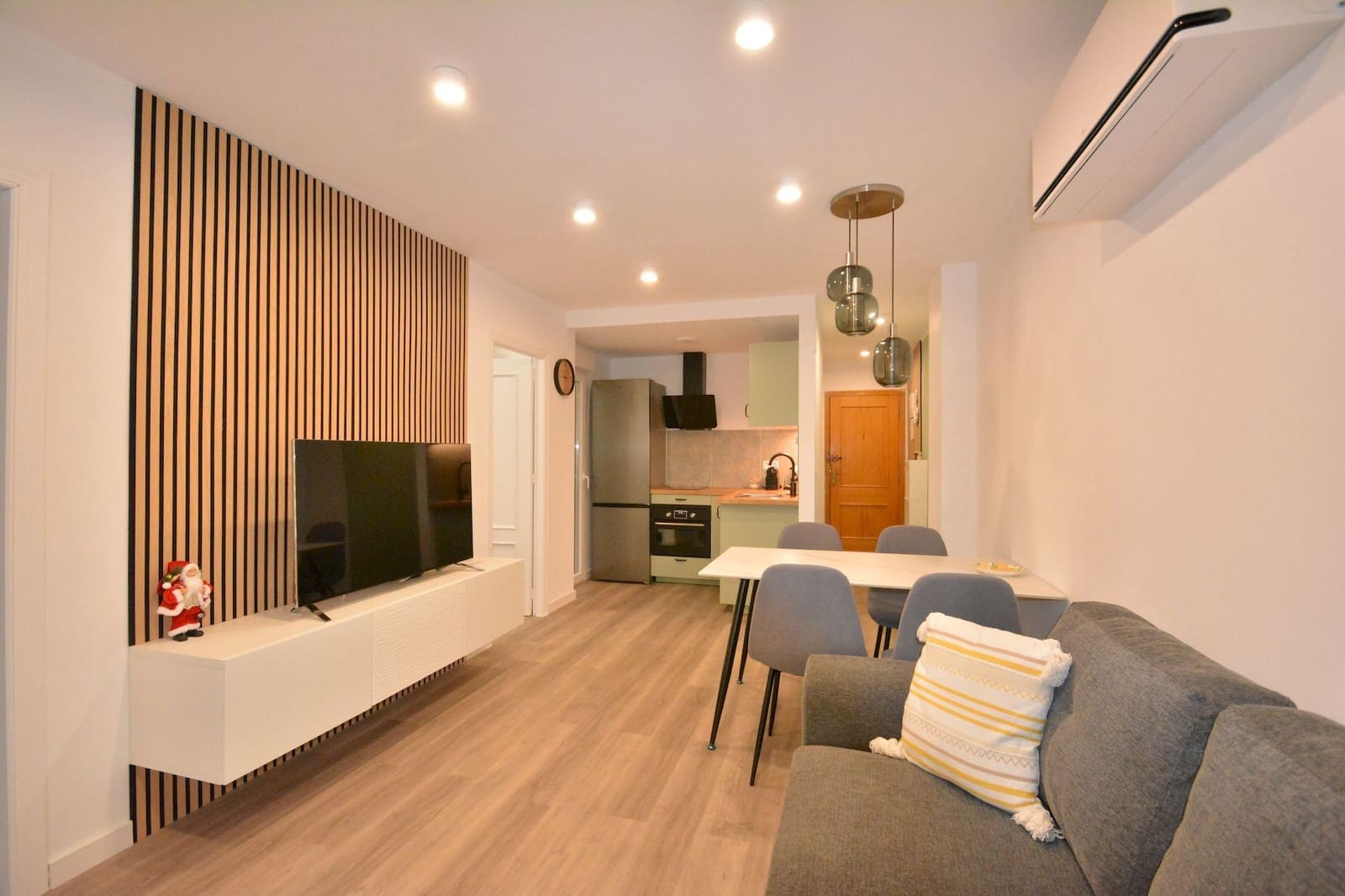 2 bedroom Apartment for sale in Torrevieja - € 163,000 (Ref: 9663825)