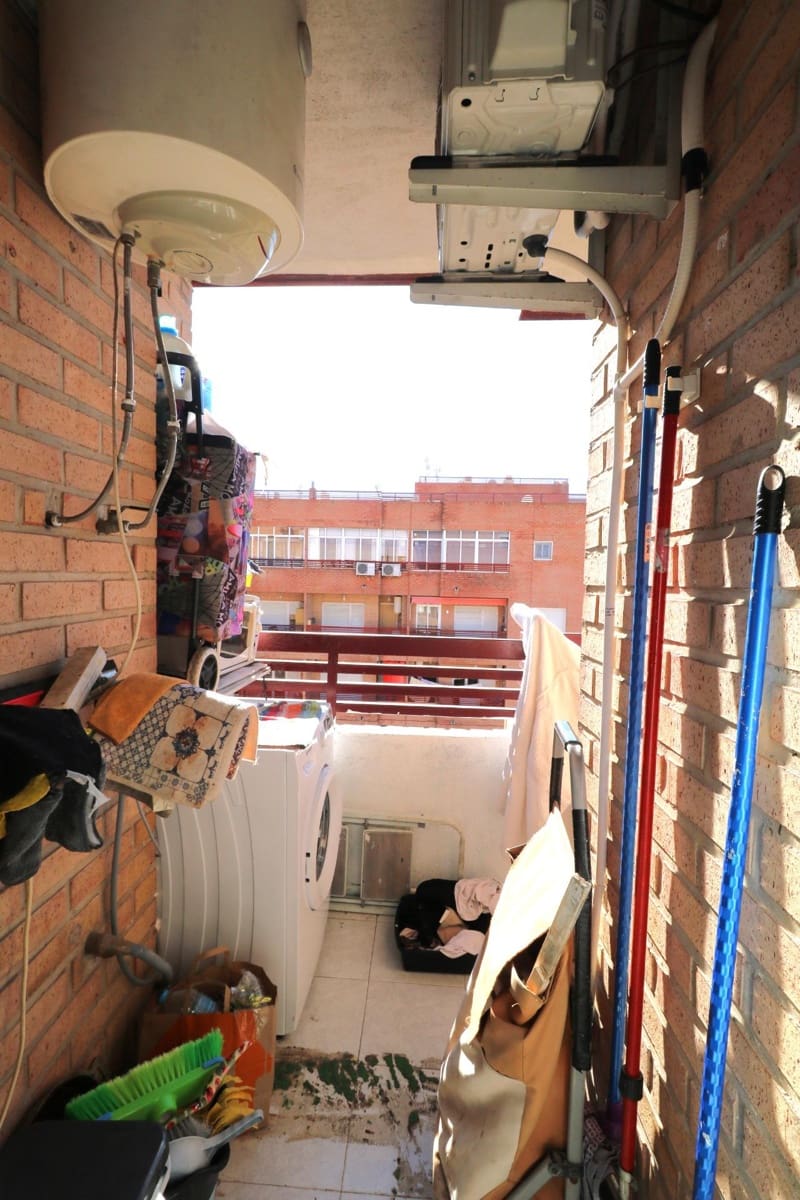 1 makuuhuone Huoneisto myytävänä paikassa Torrevieja mukana uima-altaan - 105 000 € (Ref: 9663832)