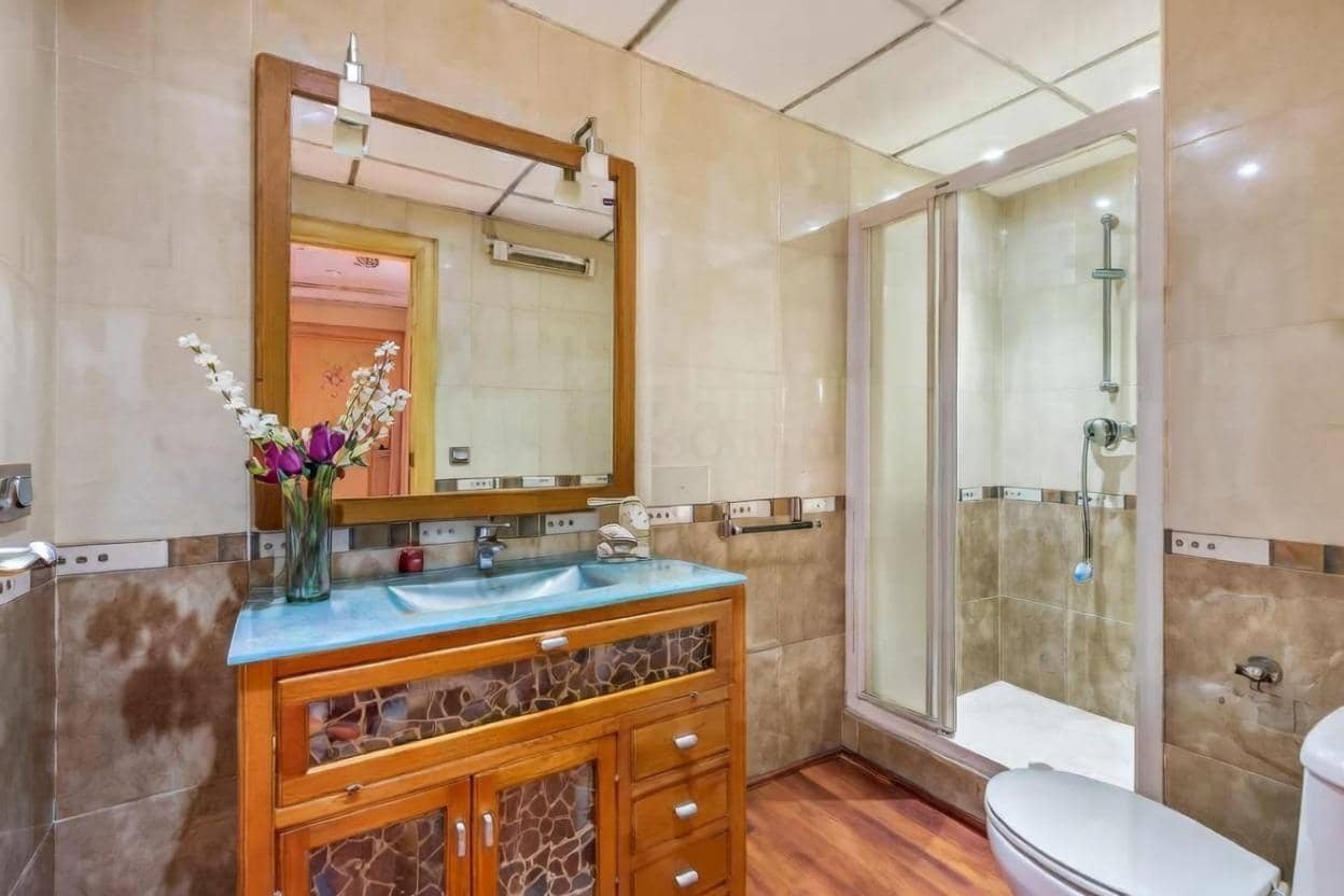 4 bedroom Villa for sale in Torrevieja with pool - € 499,000 (Ref: 9663837)