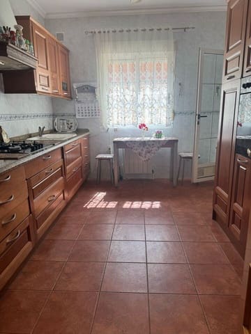 Chalet de 4 habitaciones en La Zenia, Orihuela en venta - 570.000 € (Ref: 9663848)