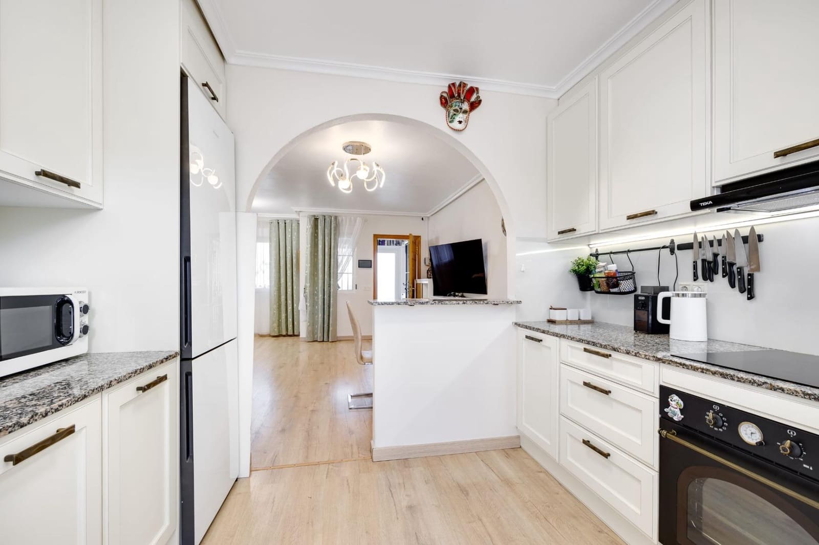 Pareado de 3 habitaciones en Torrevieja en venta con piscina - 249.900 € (Ref: 9663855)