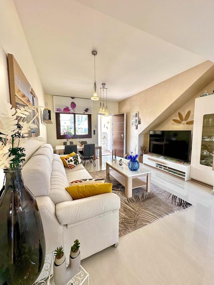 2 slaapkamer Bungalow te koop in Los Balcones met zwembad garage - € 299.000 (Ref: 9666624)