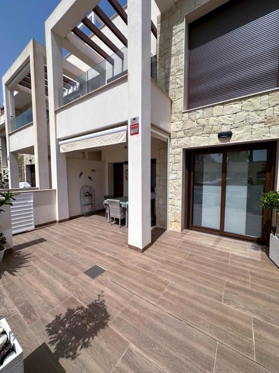 2 slaapkamer Bungalow te koop in Los Balcones met zwembad garage - € 299.000 (Ref: 9666624)