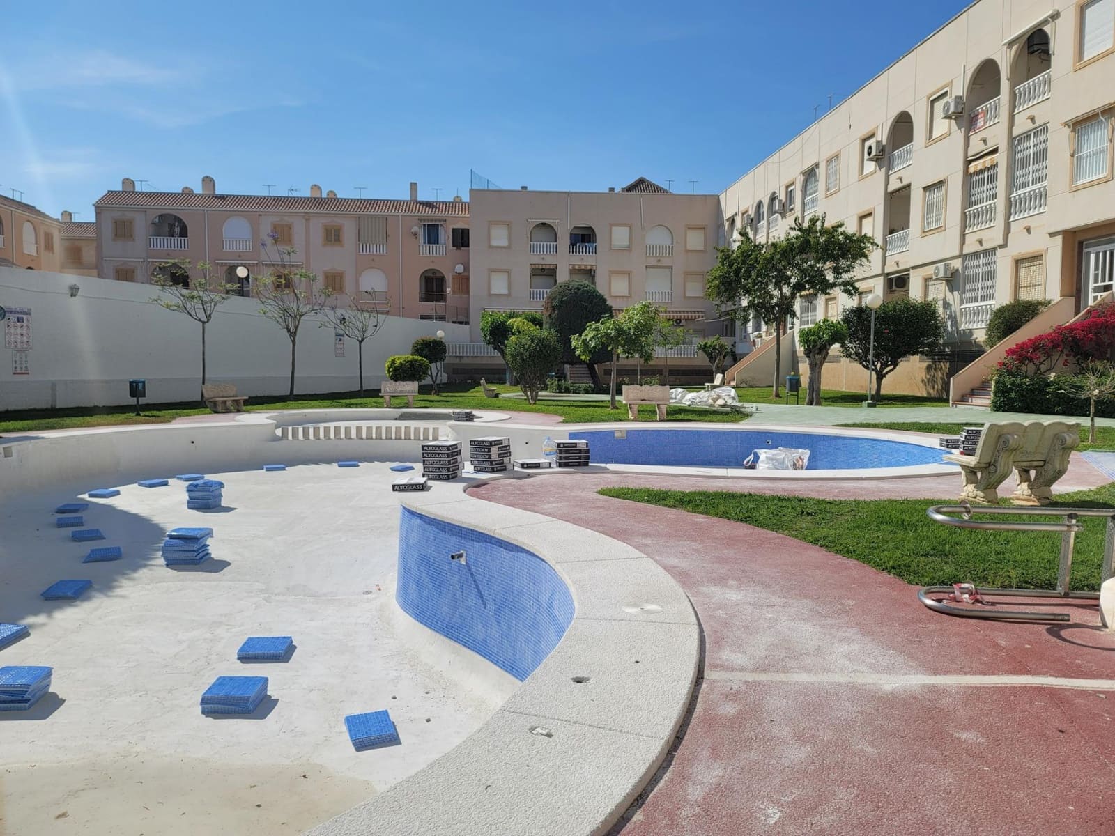 3 slaapkamer Penthouse te koop in Torrevieja met zwembad - € 159.500 (Ref: 9666625)