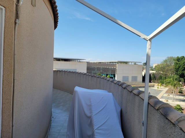 3 slaapkamer Penthouse te koop in Playa del Acequión, Torrevieja met zwembad - € 159.500 (Ref: 9666625)
