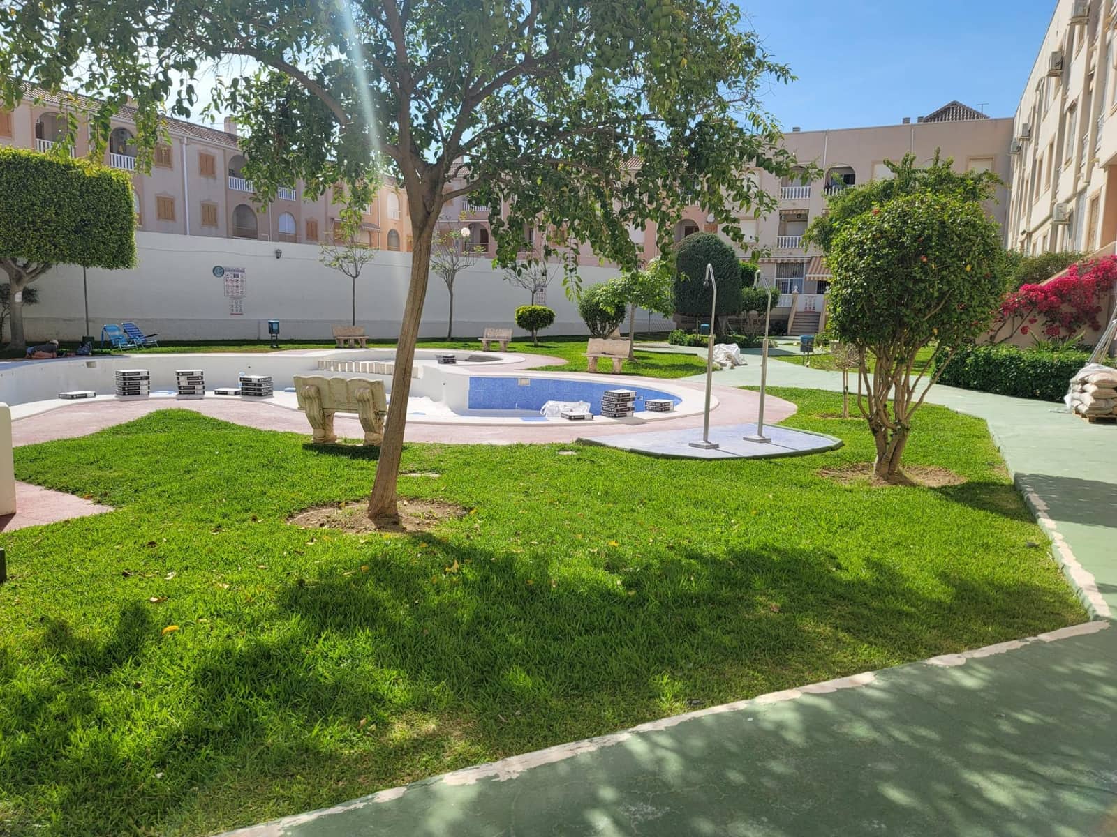 3 slaapkamer Penthouse te koop in Torrevieja met zwembad - € 159.500 (Ref: 9666625)