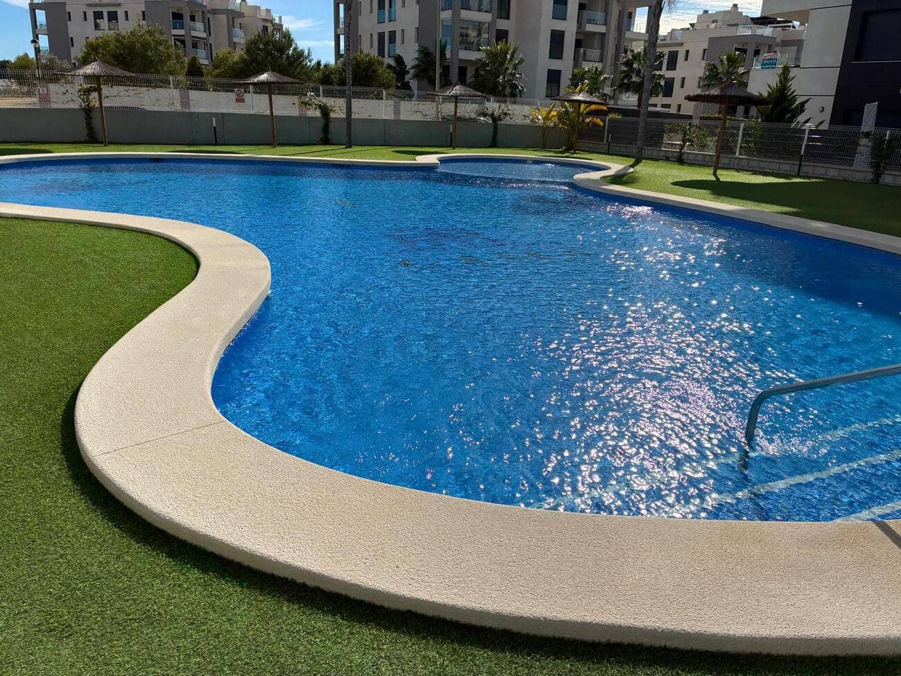 2 Zimmer Apartment zu verkaufen in Filipinas mit Pool - 269.000 € (Ref: 9666633)