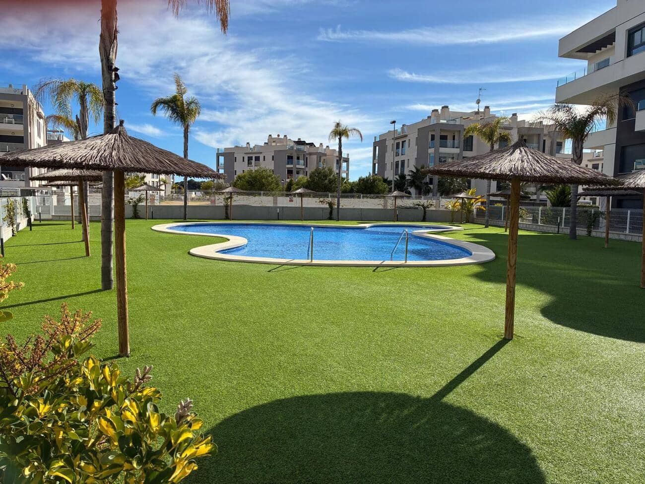 2 bedroom Apartment for sale in Filipinas with pool - € 269,000 (Ref: 9666633)