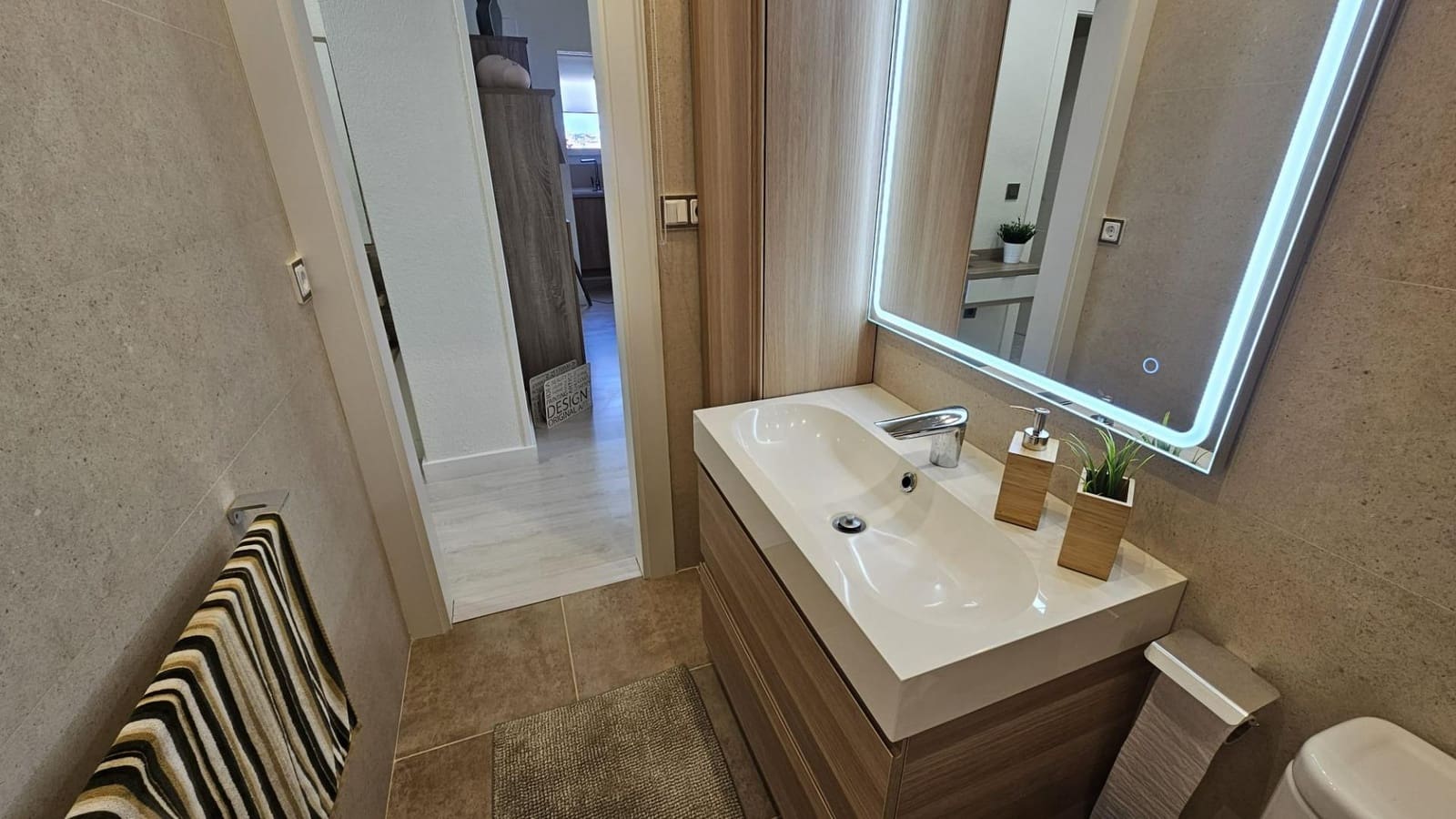 2 bedroom Apartment for sale in Torrevieja with pool - € 178,900 (Ref: 9666635)