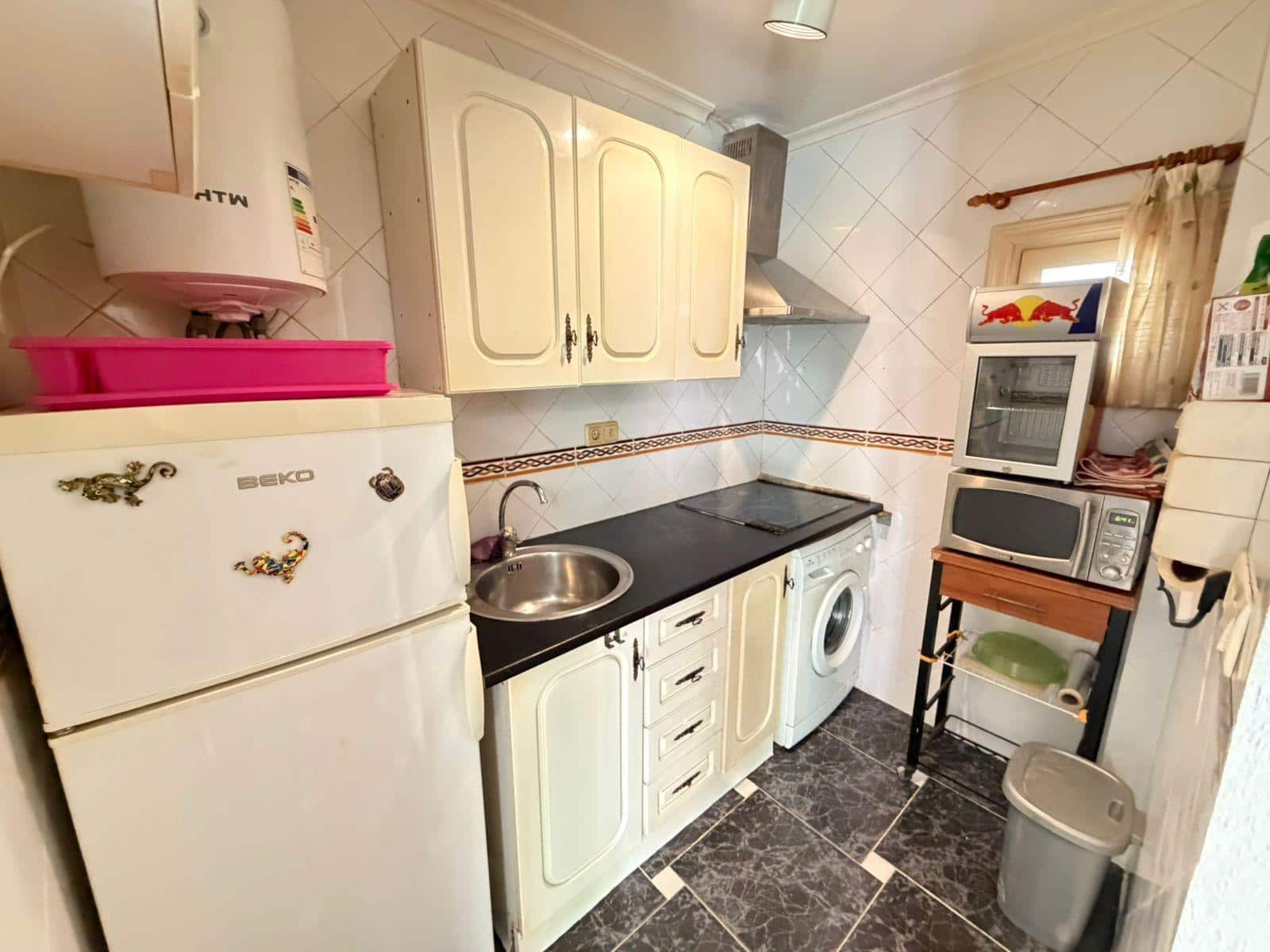 1 bedroom Apartment for sale in Torrevieja with pool - € 169,900 (Ref: 9666643)
