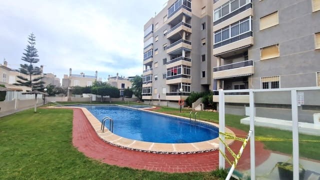 3 soverom Kjedet enebolig til salgs i Torreblanca, Torrevieja med svømmebasseng - € 210 000 (Ref: 9666645)