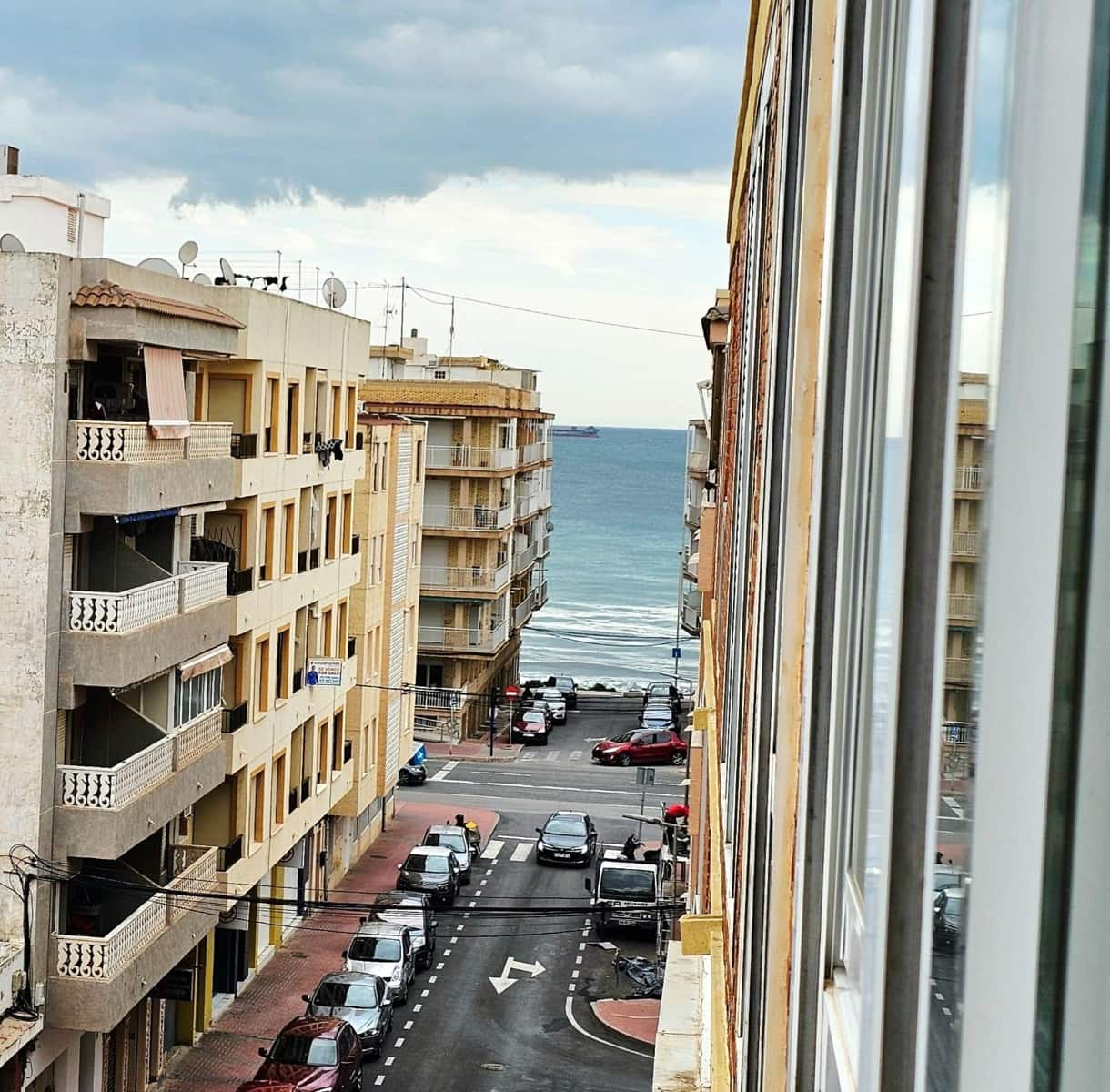 Apartamento de 2 habitaciones en Torrevieja en venta con piscina - 169.000 € (Ref: 9666647)