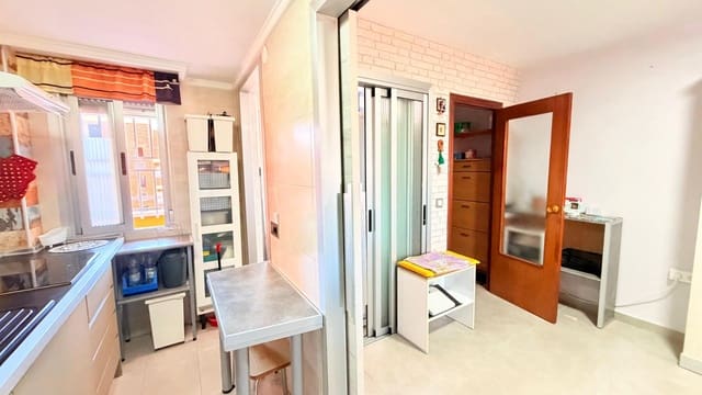 2 slaapkamer Appartement te koop in Playa de los Náufragos, Torrevieja met zwembad - € 169.000 (Ref: 9666647)