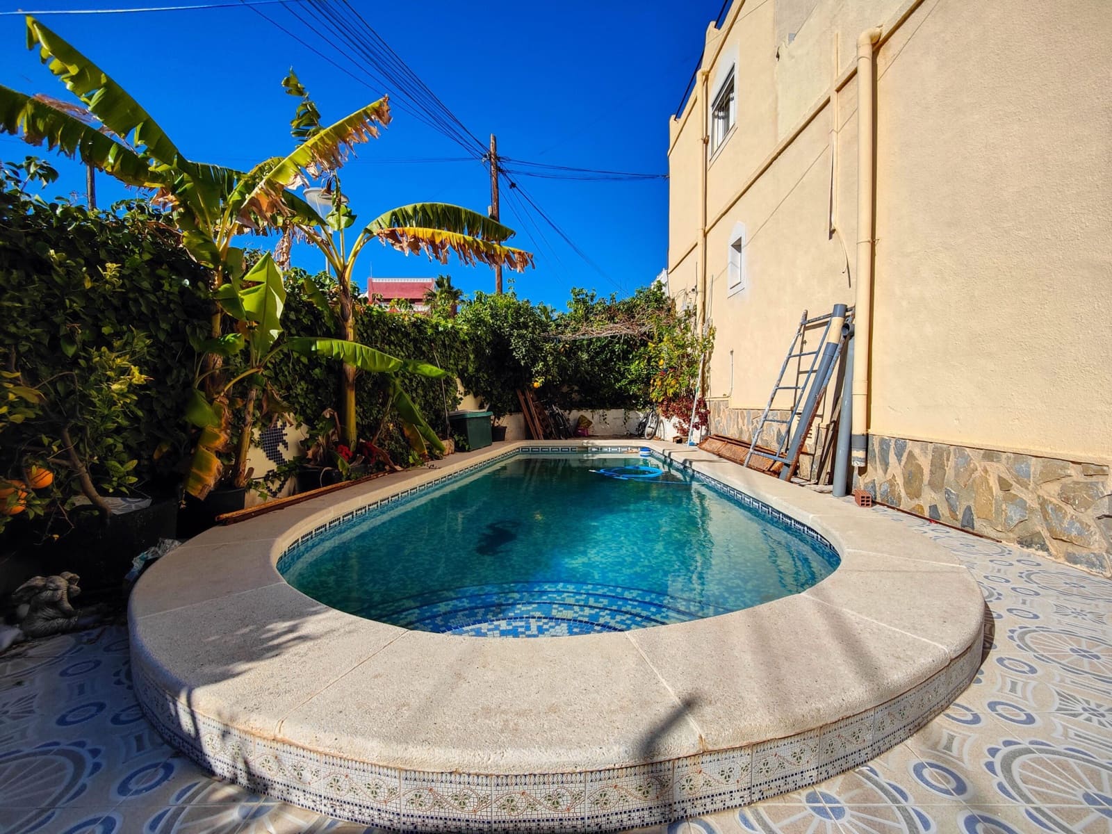 Pareado de 4 habitaciones en San Miguel de Salinas en venta con piscina - 195.995 € (Ref: 9666651)