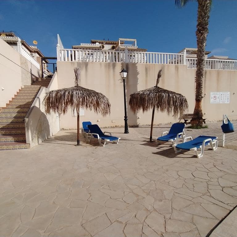 2 sovrum Lägenhet till salu i Orihuela Costa med pool - 159 000 € (Ref: 9666654)