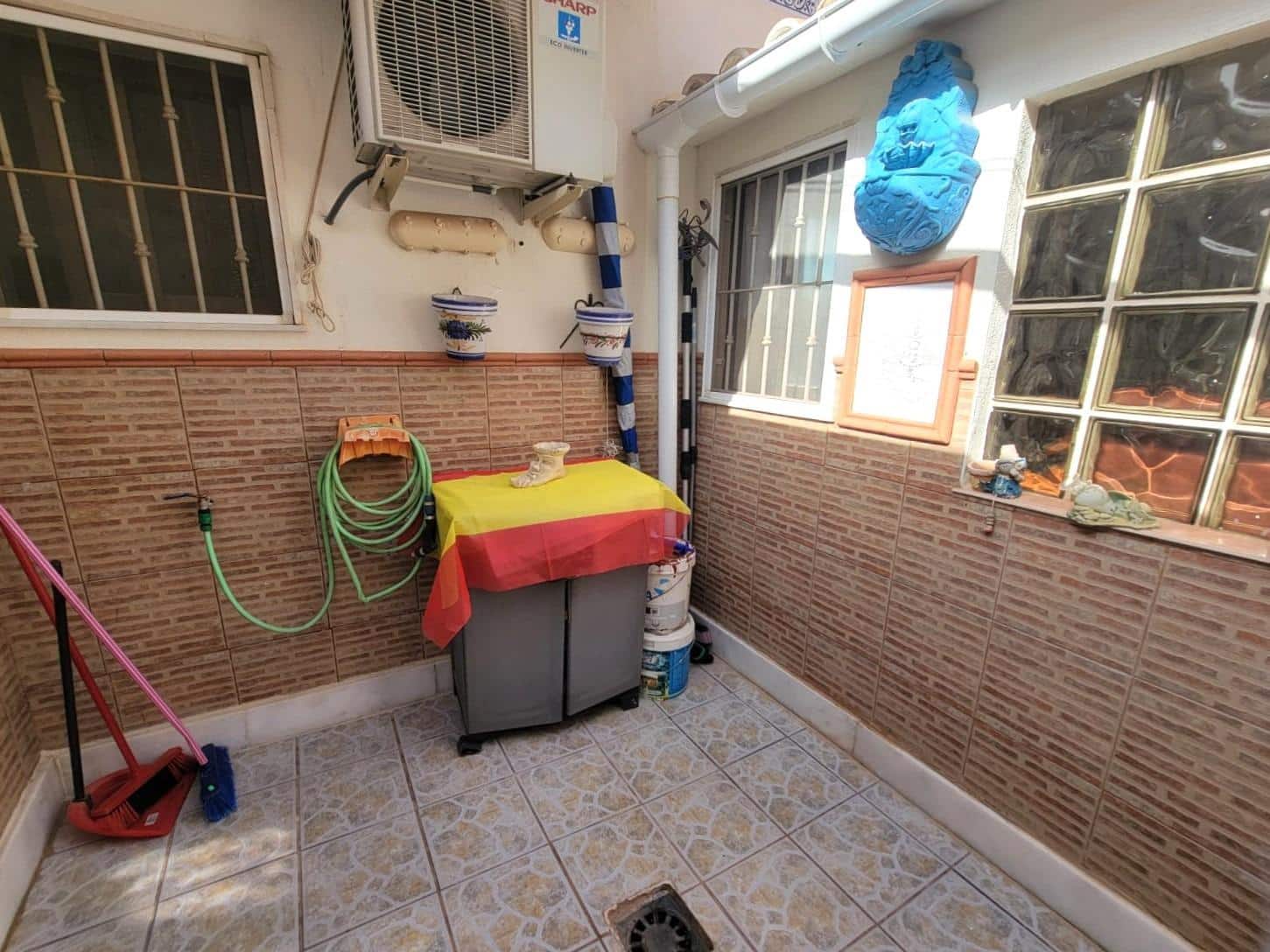 2 makuuhuone Bungalow myytävänä paikassa Torrevieja mukana uima-altaan - 169 000 € (Ref: 9666663)