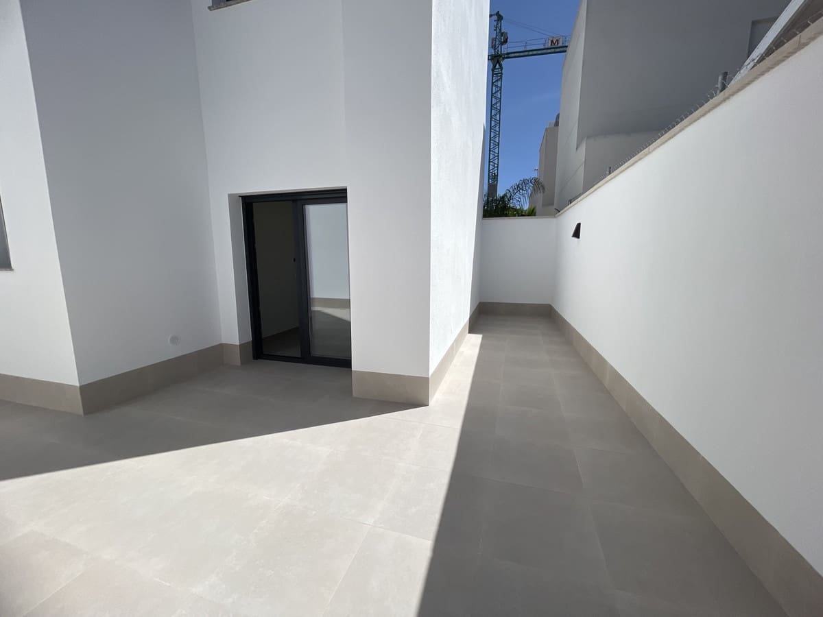 3 bedroom Villa for sale in Almoradi with pool garage - € 359,900 (Ref: 9670787)