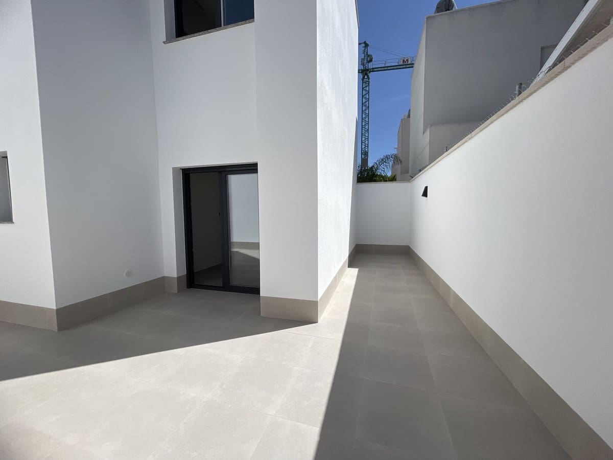 3 bedroom Villa for sale in Almoradi with pool garage - € 359,900 (Ref: 9670787)