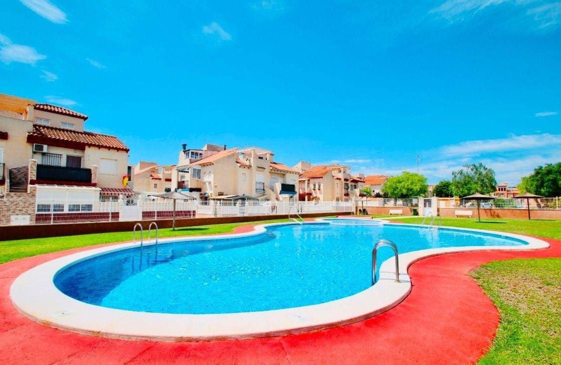 3 chambre Bungalow à vendre à Playa Flamenca avec piscine - 149 900 € (Ref: 9682520)