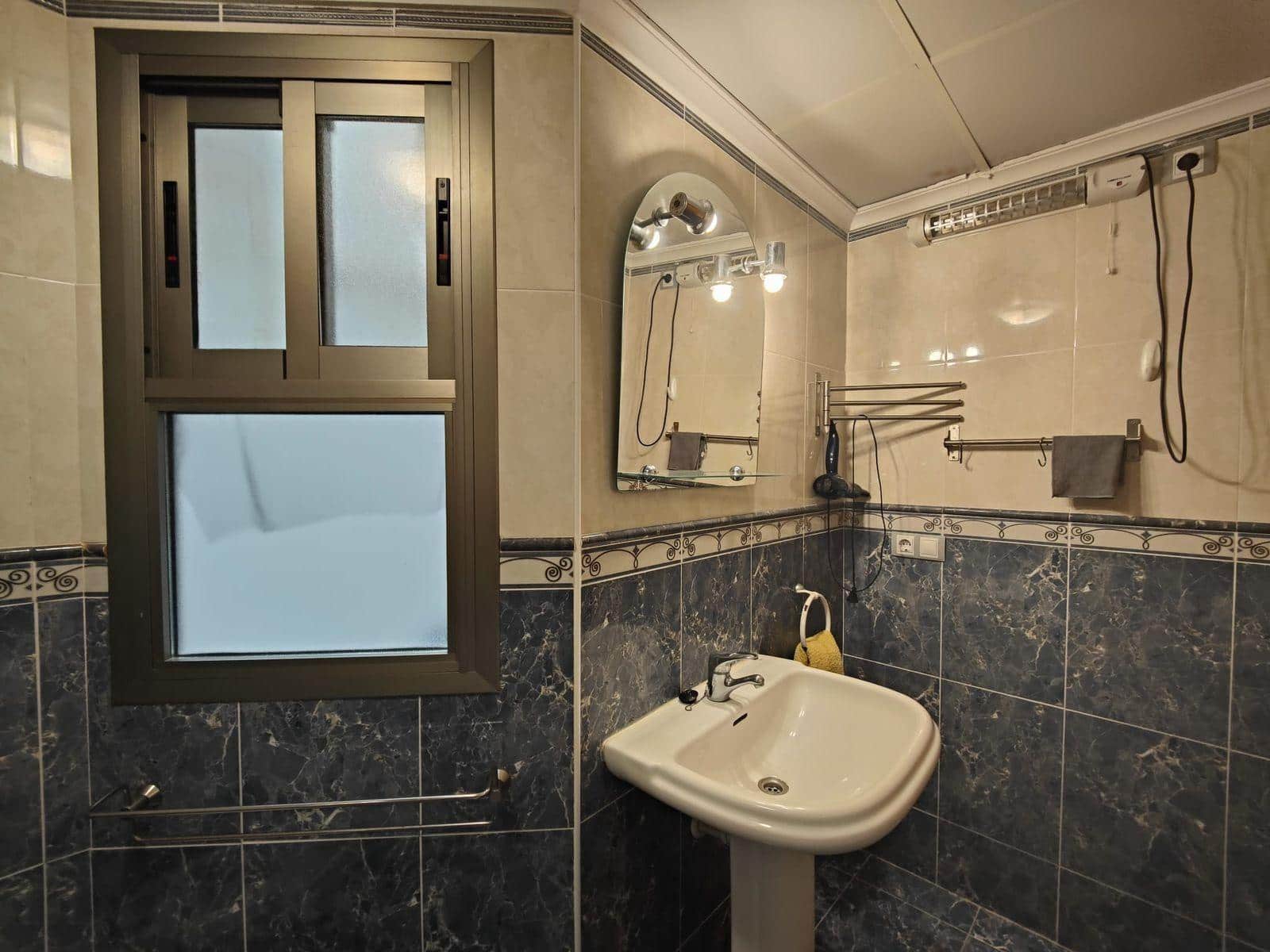 2 bedroom Apartment for sale in Torrevieja - € 157,000 (Ref: 9682524)