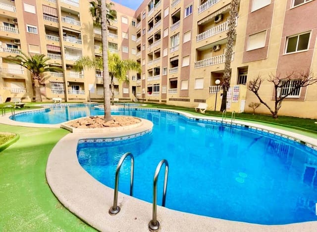 2 chambre Appartement à vendre à Centro, Torrevieja avec piscine - 119 900 € (Ref: 9682525)