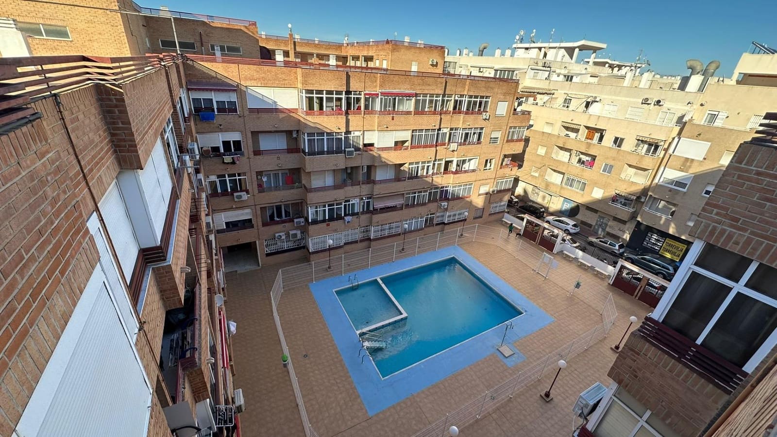 1 soverom Leilighet til salgs i Torrevieja med svømmebasseng - € 110 000 (Ref: 9682535)
