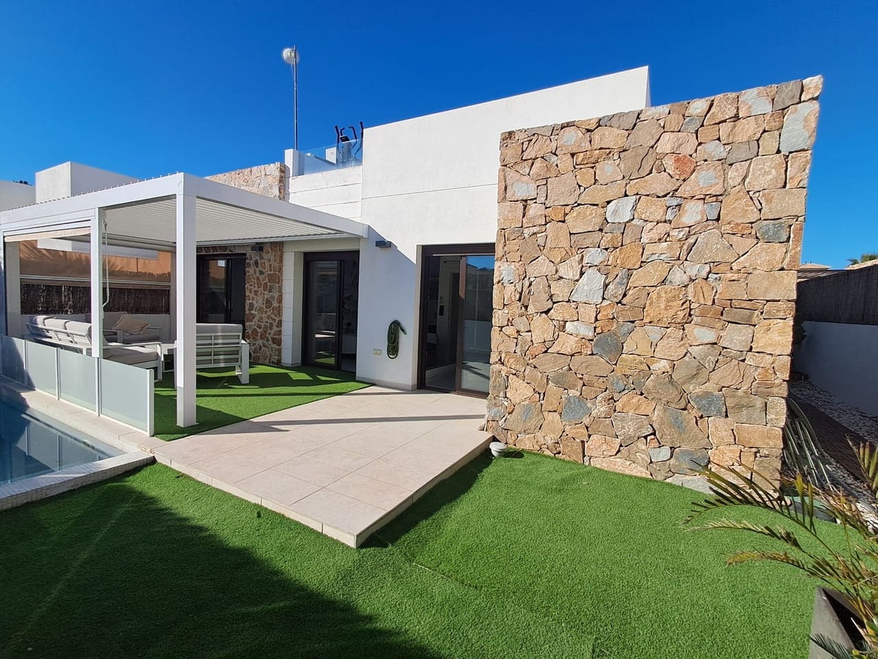 3 Zimmer Villa zu verkaufen in Cabo Roig - 360.000 € (Ref: 9682538)