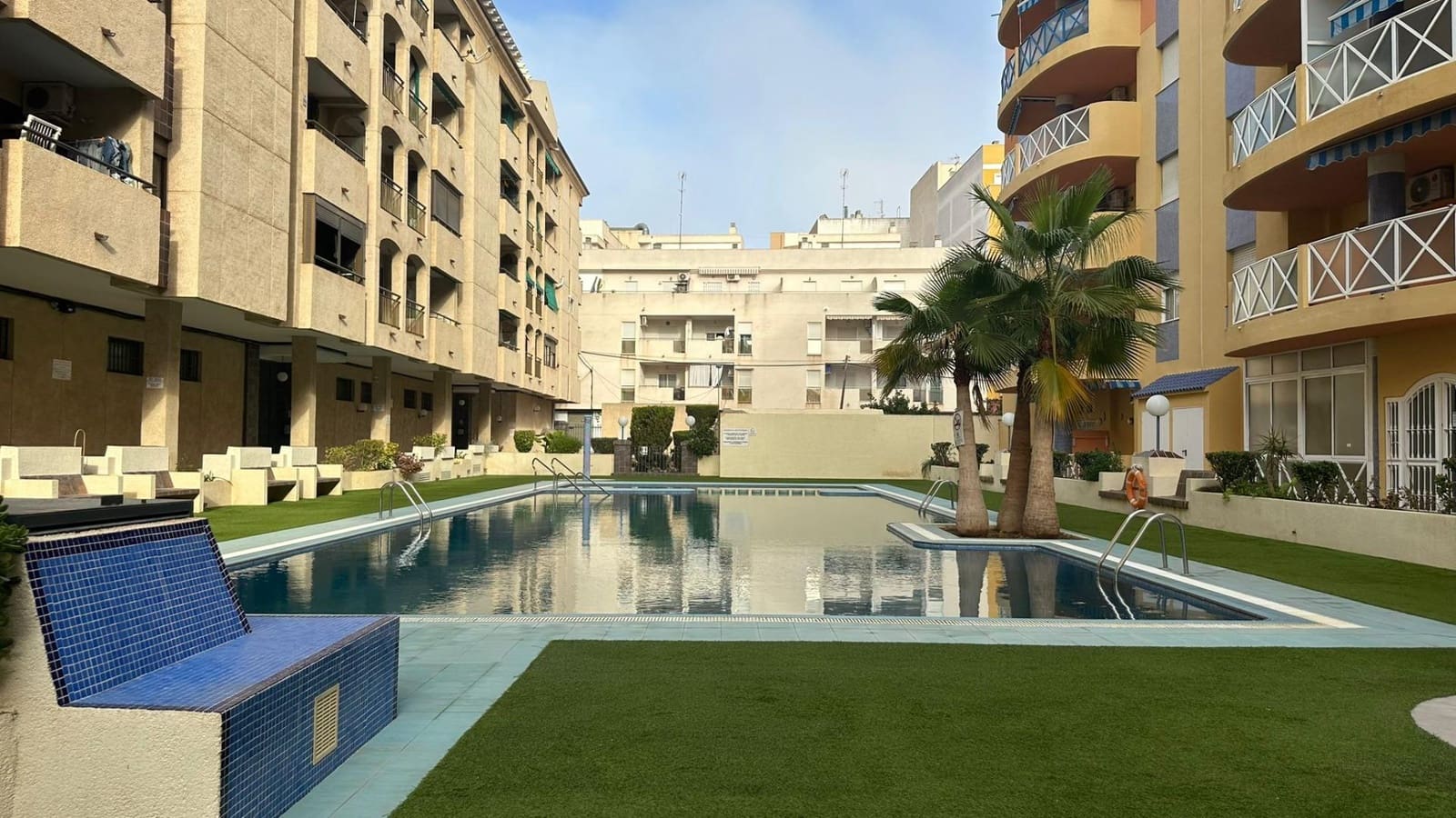 1 sovrum Lägenhet till salu i Torrevieja med pool - 119 900 € (Ref: 9682541)
