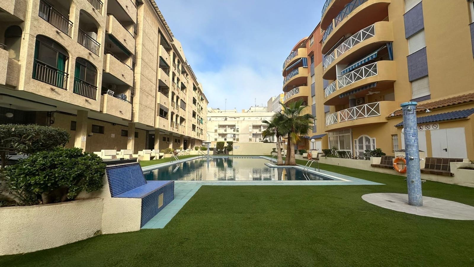 1 sovrum Lägenhet till salu i Torrevieja med pool - 119 900 € (Ref: 9682541)
