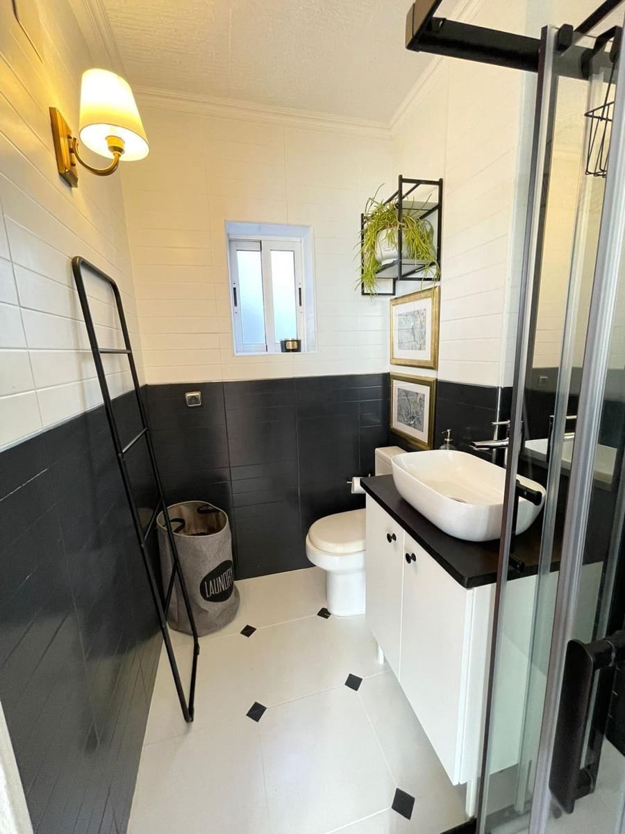 2 quarto Penthouse para venda em Torrevieja com piscina - 132 000 € (Ref: 9682551)