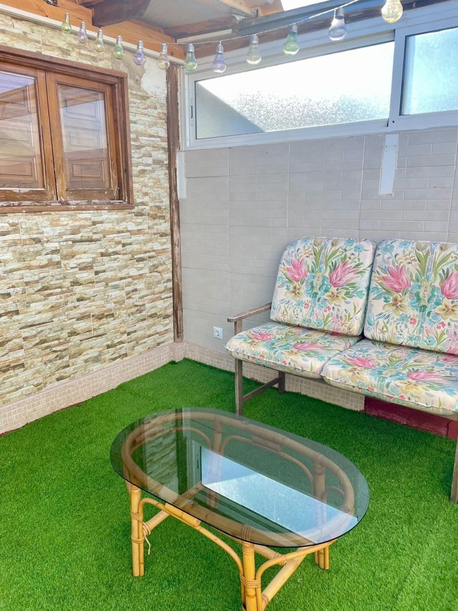 2 quarto Penthouse para venda em Torrevieja com piscina - 132 000 € (Ref: 9682551)