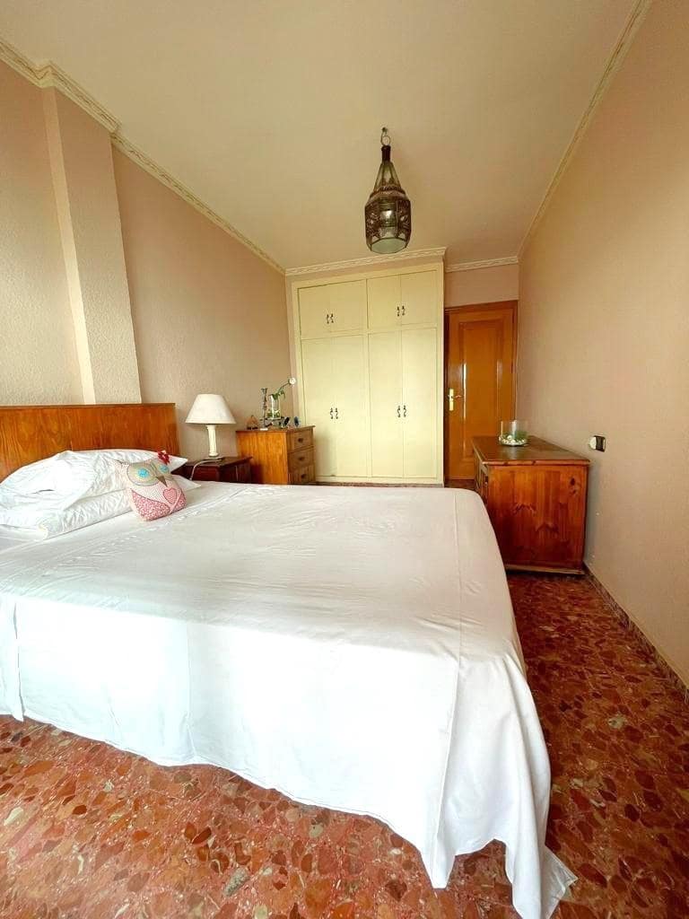 Apartamento de 4 habitaciones en Torrevieja en venta - 475.000 € (Ref: 9682574)