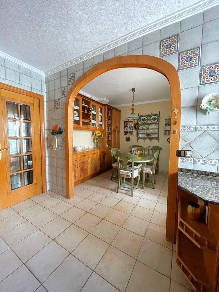 4 bedroom Apartment for sale in Torrevieja - € 475,000 (Ref: 9682574)