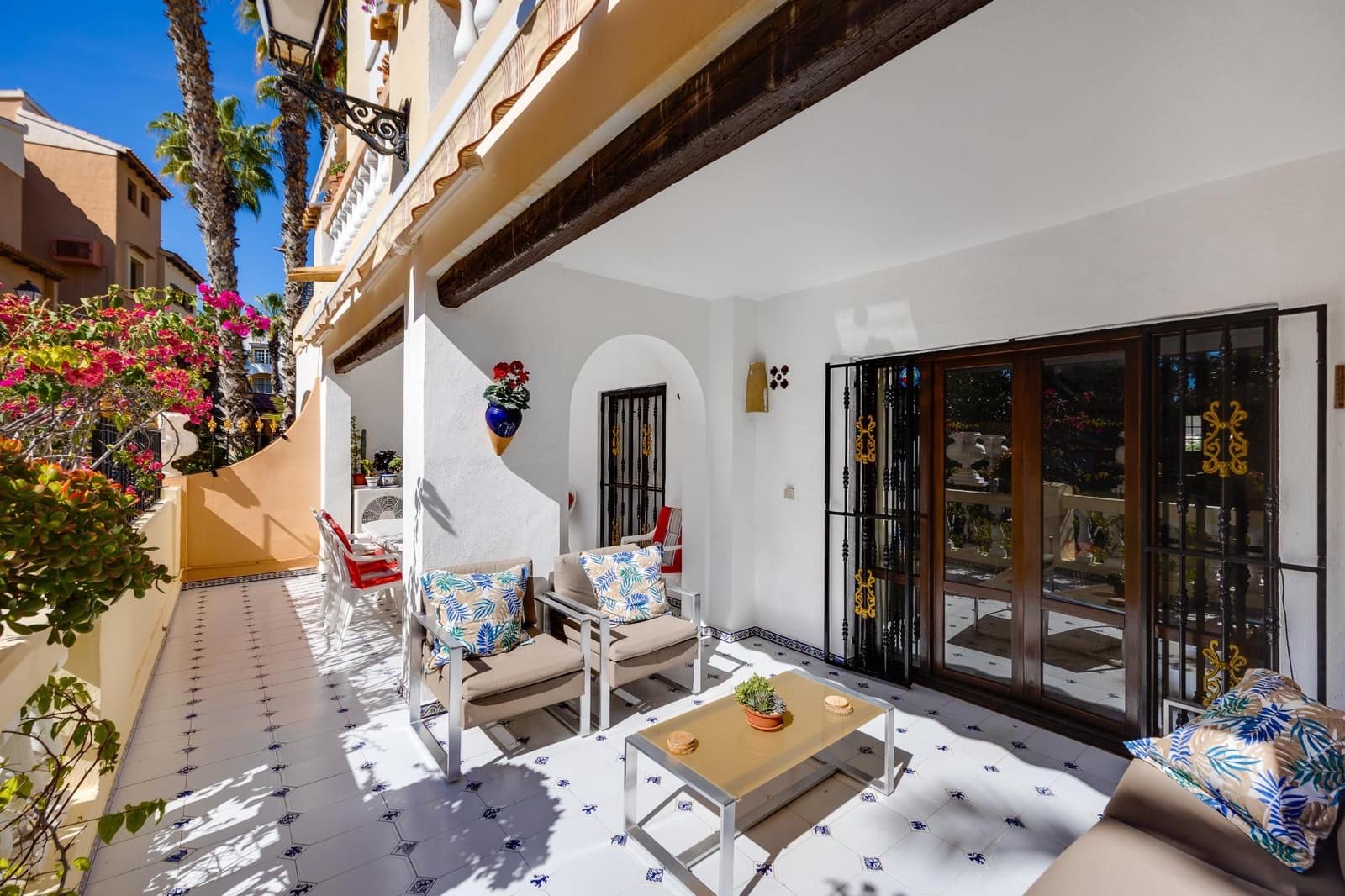 Apartamento de 2 habitaciones en Torrevieja en venta con piscina - 310.000 € (Ref: 9682581)