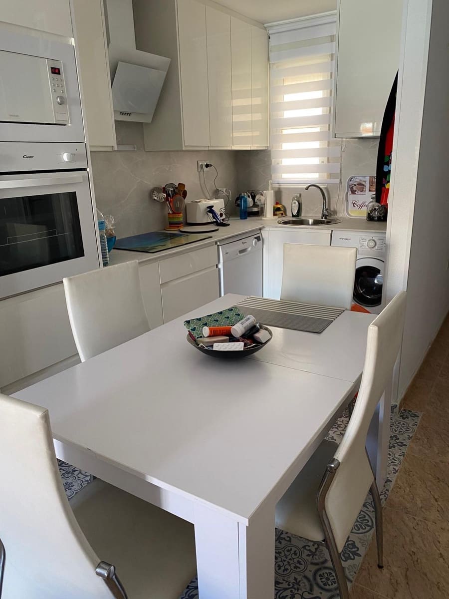 Ático de 3 habitaciones en Torrevieja en venta - 195.000 € (Ref: 9682597)