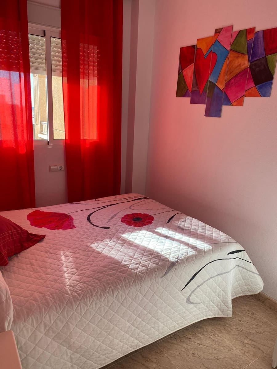 3 bedroom Penthouse for sale in Torrevieja - € 195,000 (Ref: 9682597)