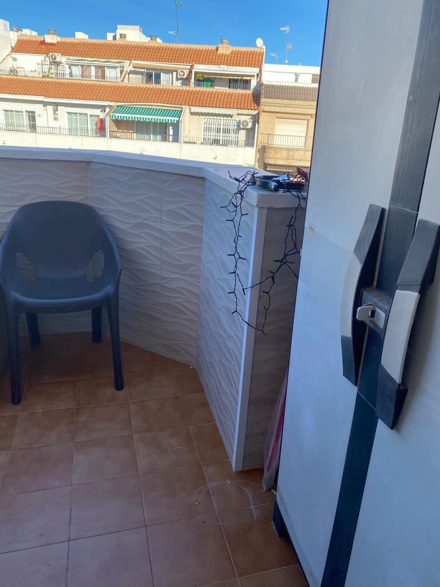 3 bedroom Penthouse for sale in Torrevieja - € 195,000 (Ref: 9682597)