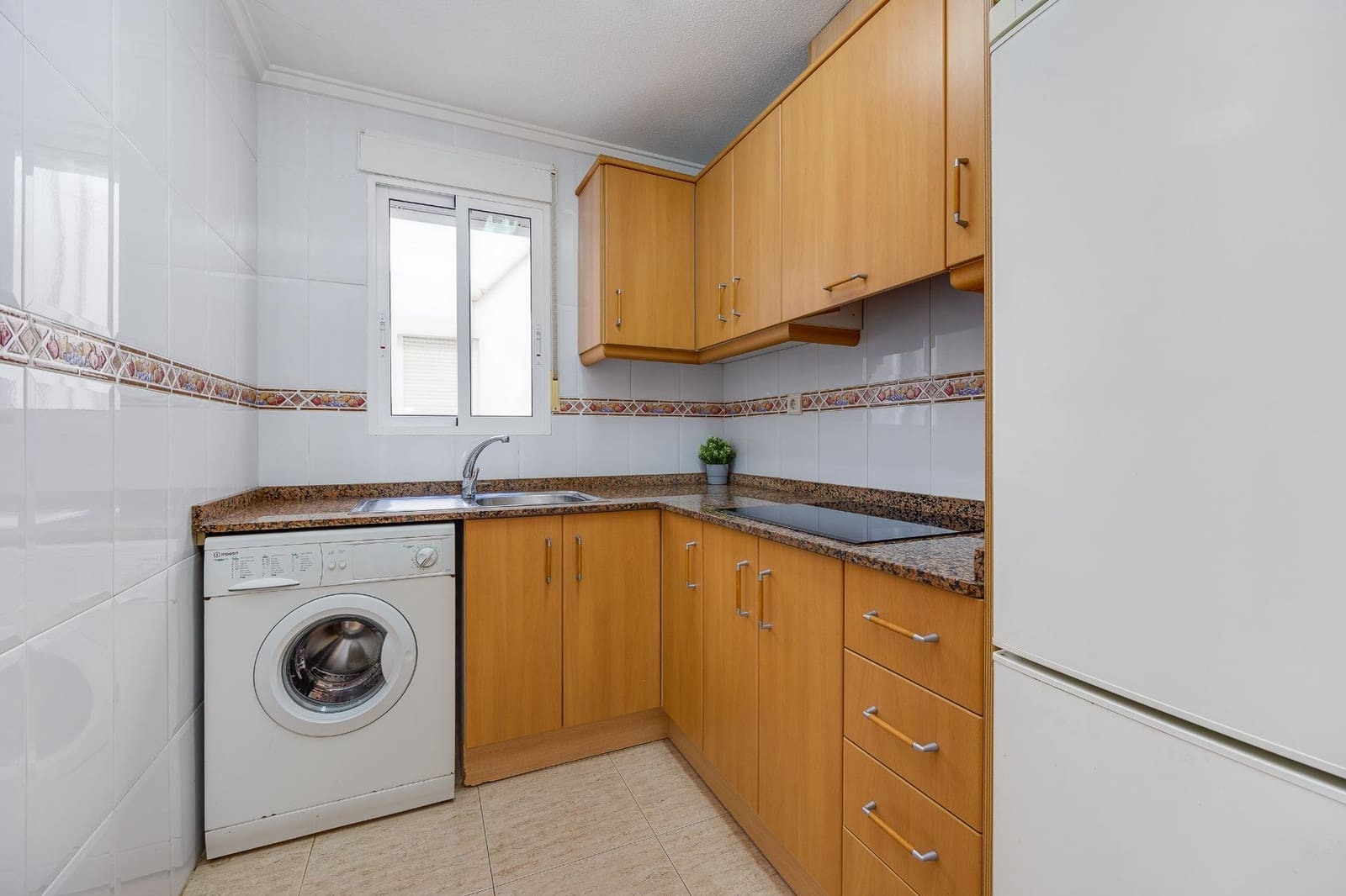 Apartamento de 2 habitaciones en Torrevieja en venta con piscina - 129.900 € (Ref: 9682598)