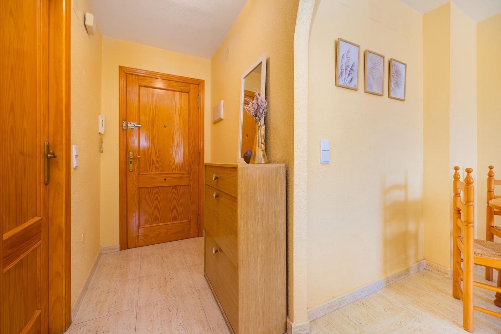 1 Zimmer Apartment zu verkaufen in Torrevieja mit Pool - 137.500 € (Ref: 9682604)