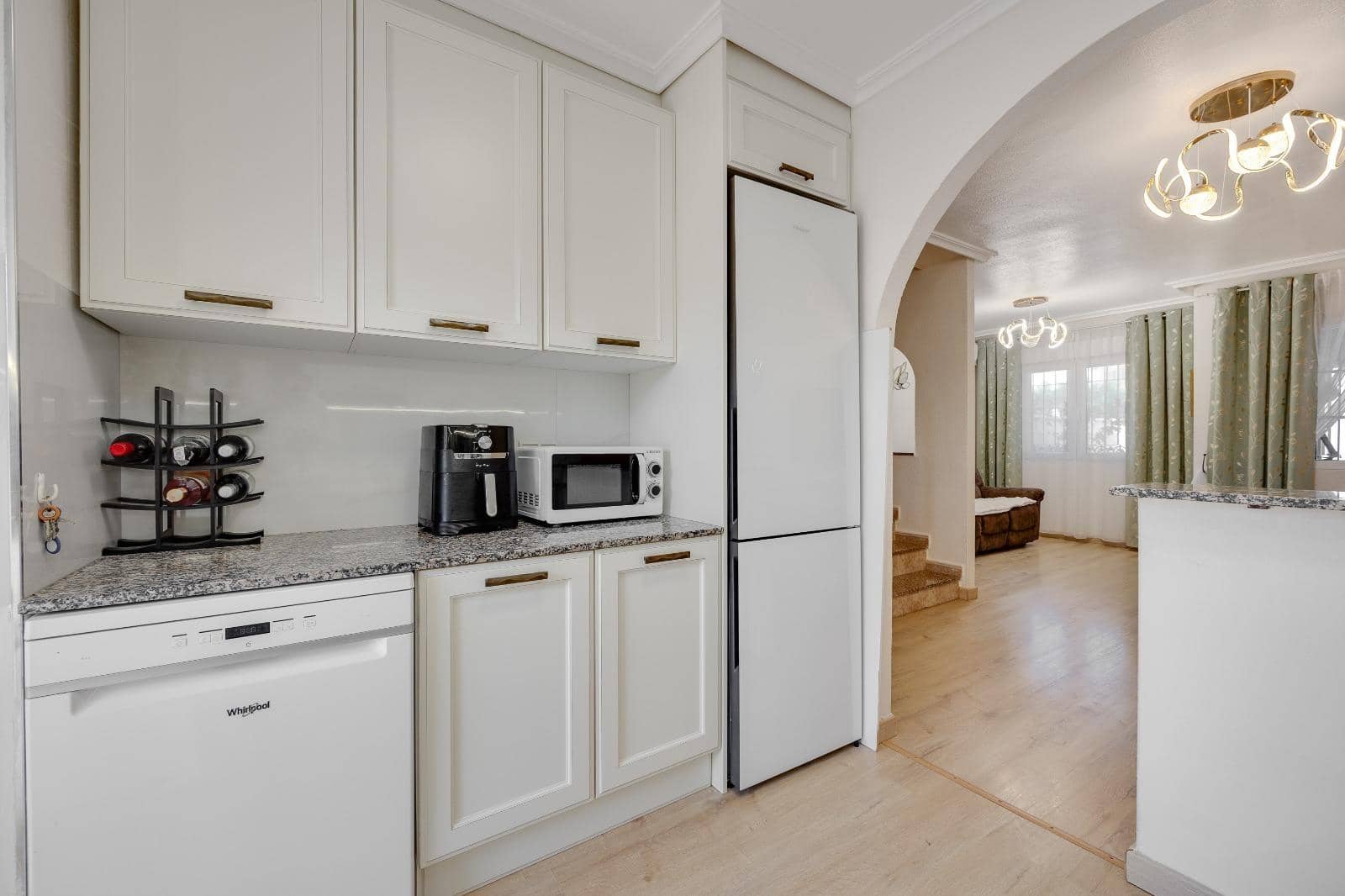 3 sovrum Radhus till salu i Torrevieja med pool - 249 900 € (Ref: 9682610)