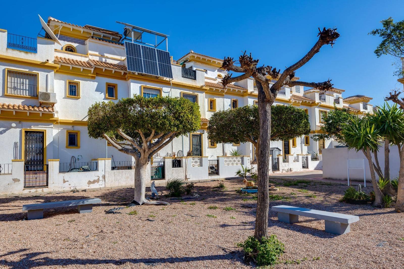 3 sovrum Radhus till salu i Torrevieja med pool - 249 900 € (Ref: 9682610)